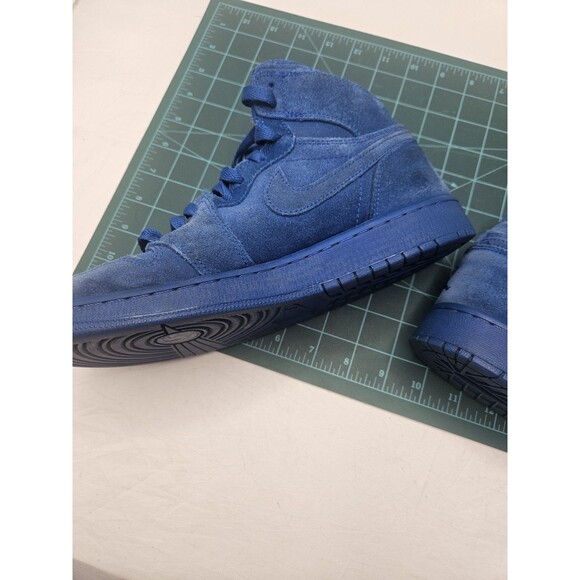 Nike Air Jordan 1 Retro High Team Royal Suede Youth Size 7Y (705300-404) - Picture 11 of 14